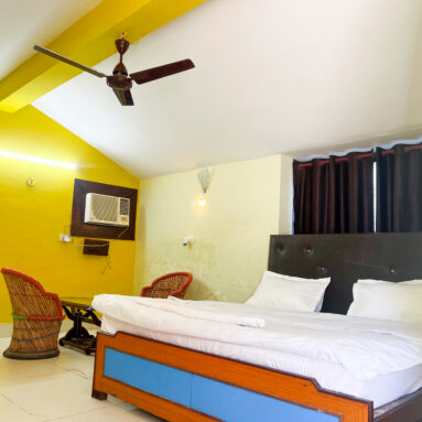 Room with modern facilities.